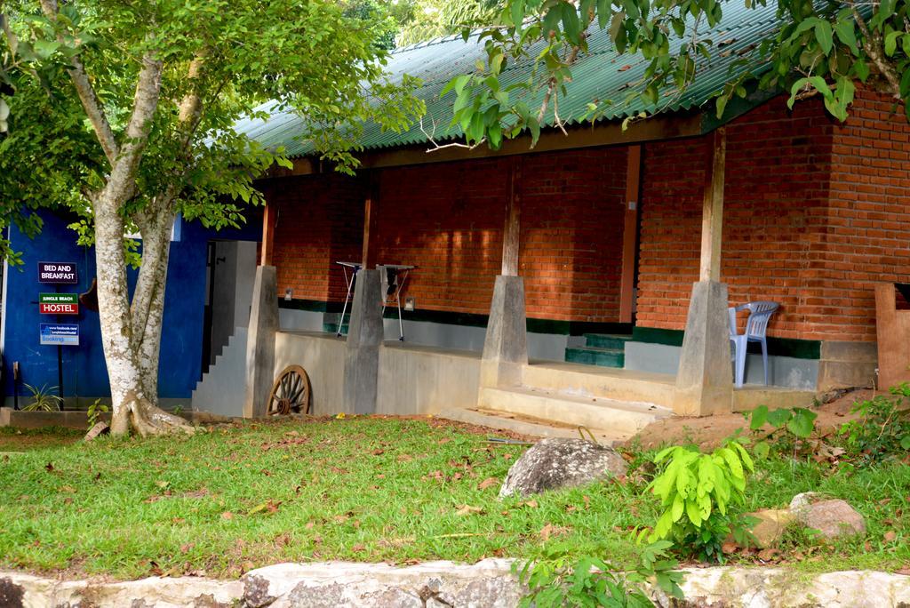 Jungle Beach Hostel Unawatuna Exterior foto