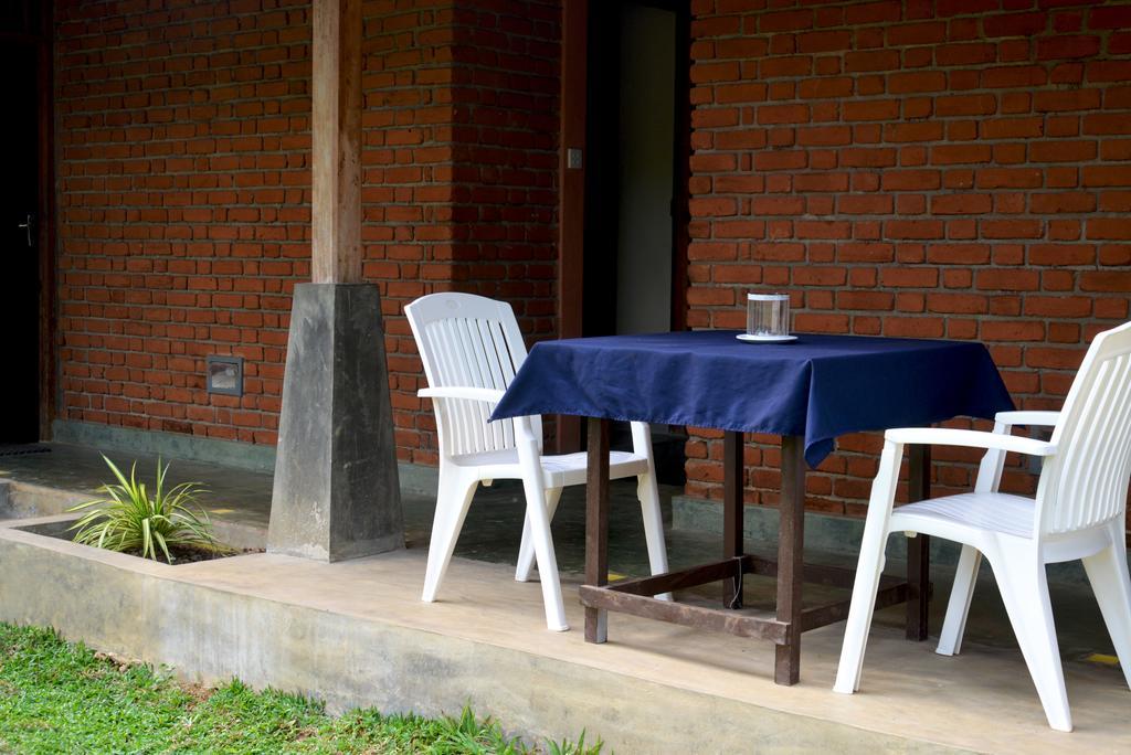 Jungle Beach Hostel Unawatuna Exterior foto